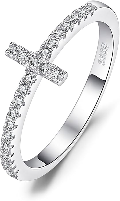bague-avec-croix-en-diamant